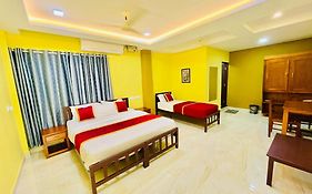Madaparambil Residency